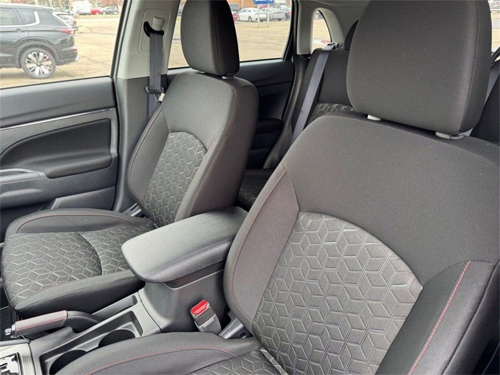 2025 Mitsubishi Outlander Sport 2.0 LE