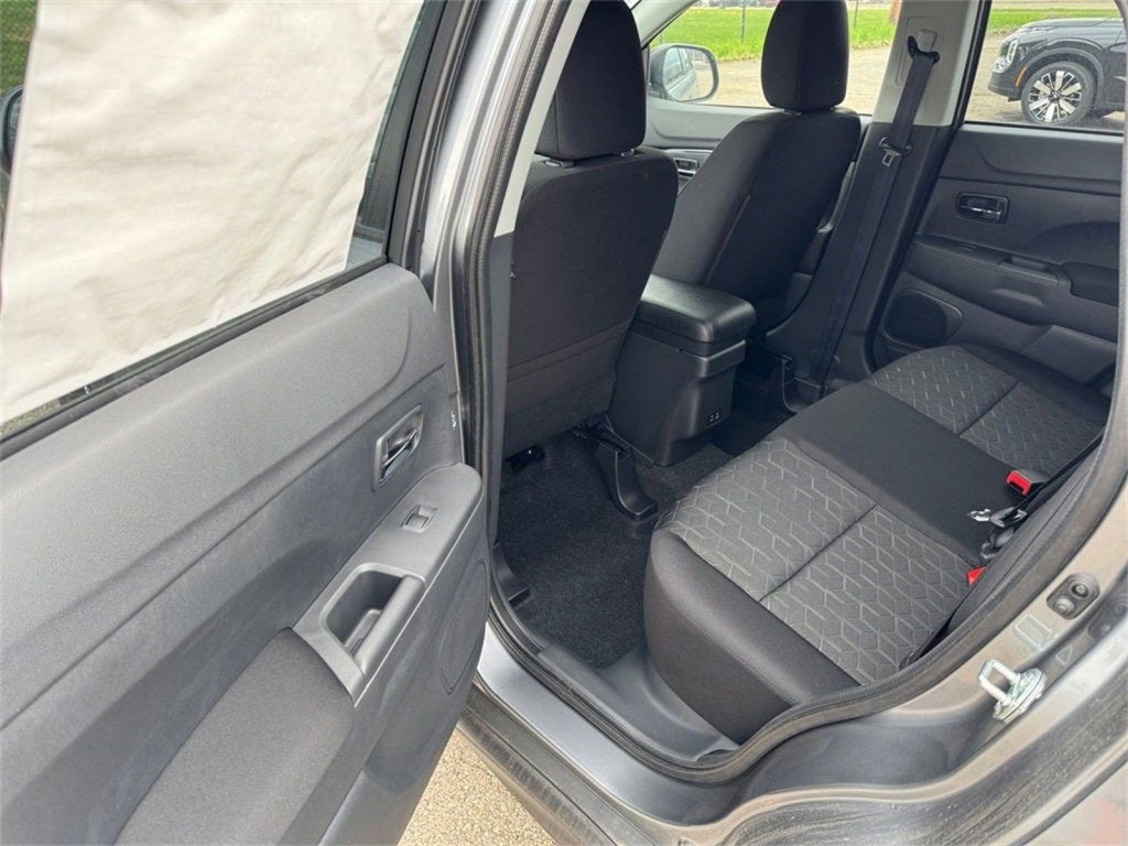 2025 Mitsubishi Outlander Sport 2.0 LE