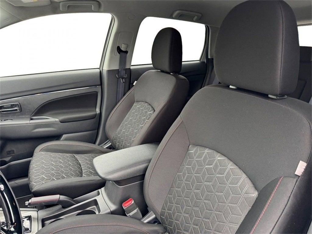 2025 Mitsubishi Outlander Sport 2.0 LE