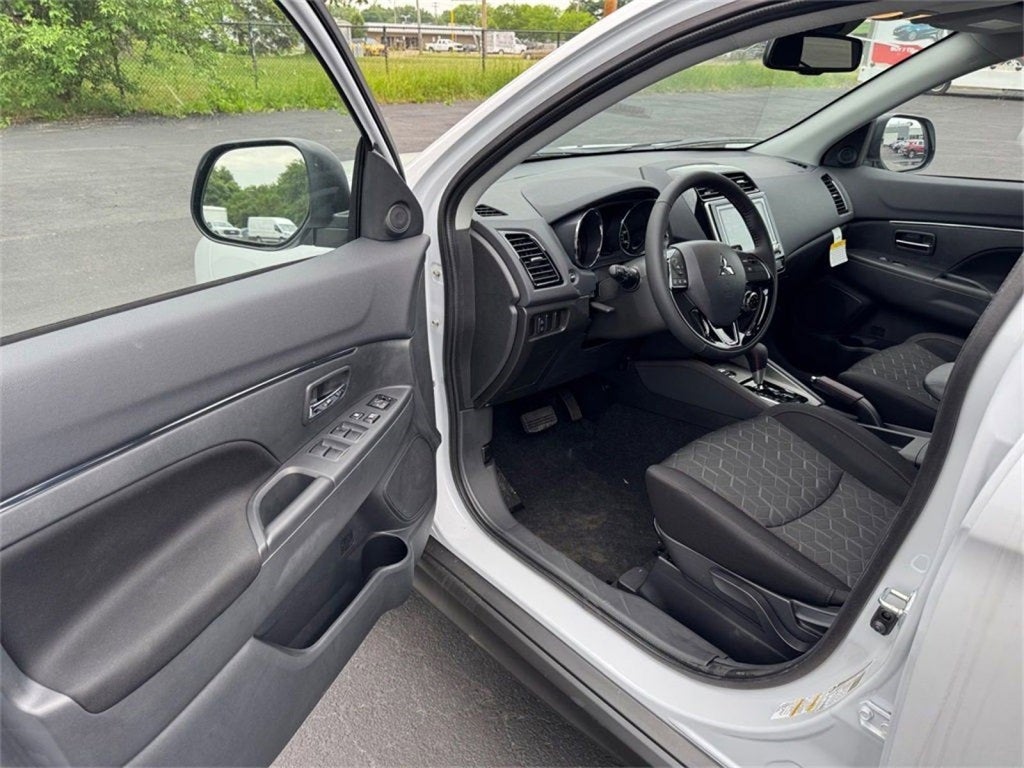 2025 Mitsubishi Outlander Sport 2.0 LE