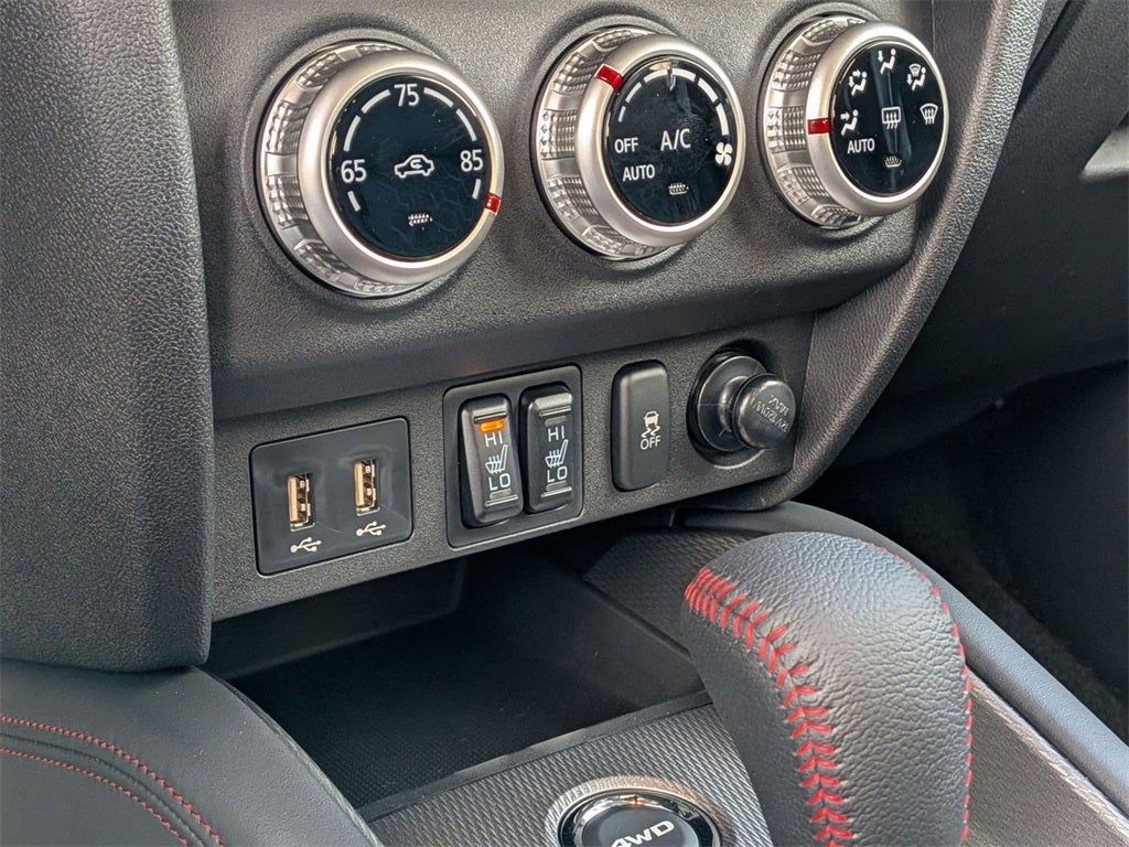 2025 Mitsubishi Outlander Sport 2.0 LE