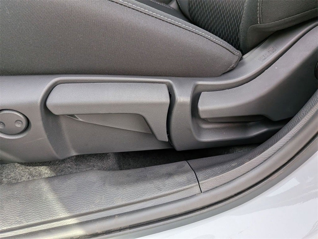 2025 Mitsubishi Outlander ES