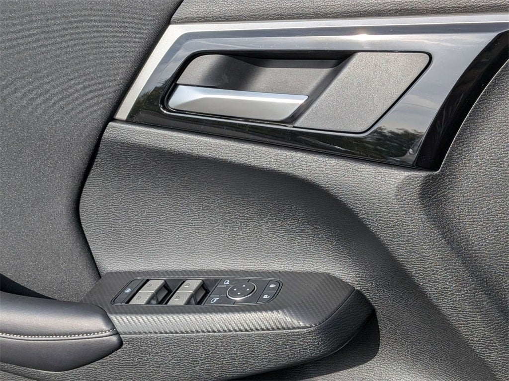 2025 Mitsubishi Outlander ES