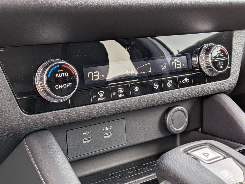 2025 Mitsubishi Outlander ES