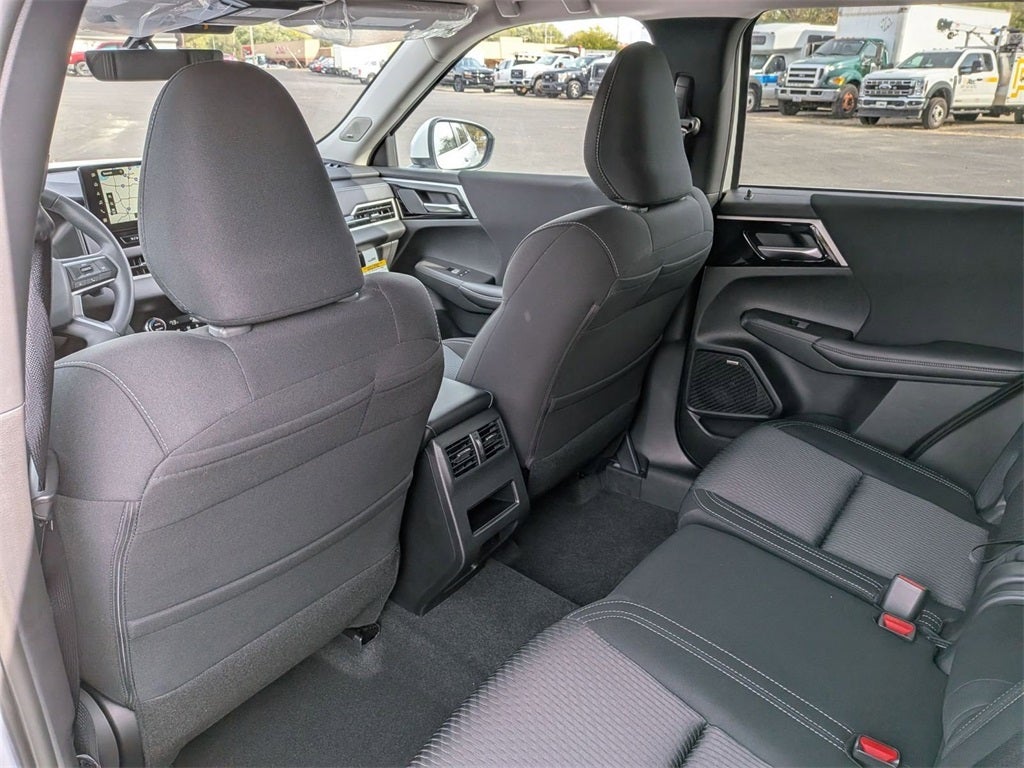 2025 Mitsubishi Outlander ES