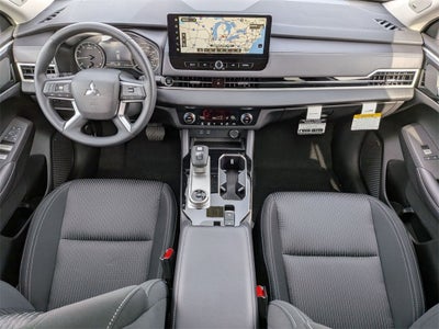 2025 Mitsubishi Outlander ES