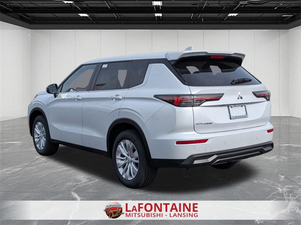 2025 Mitsubishi Outlander ES