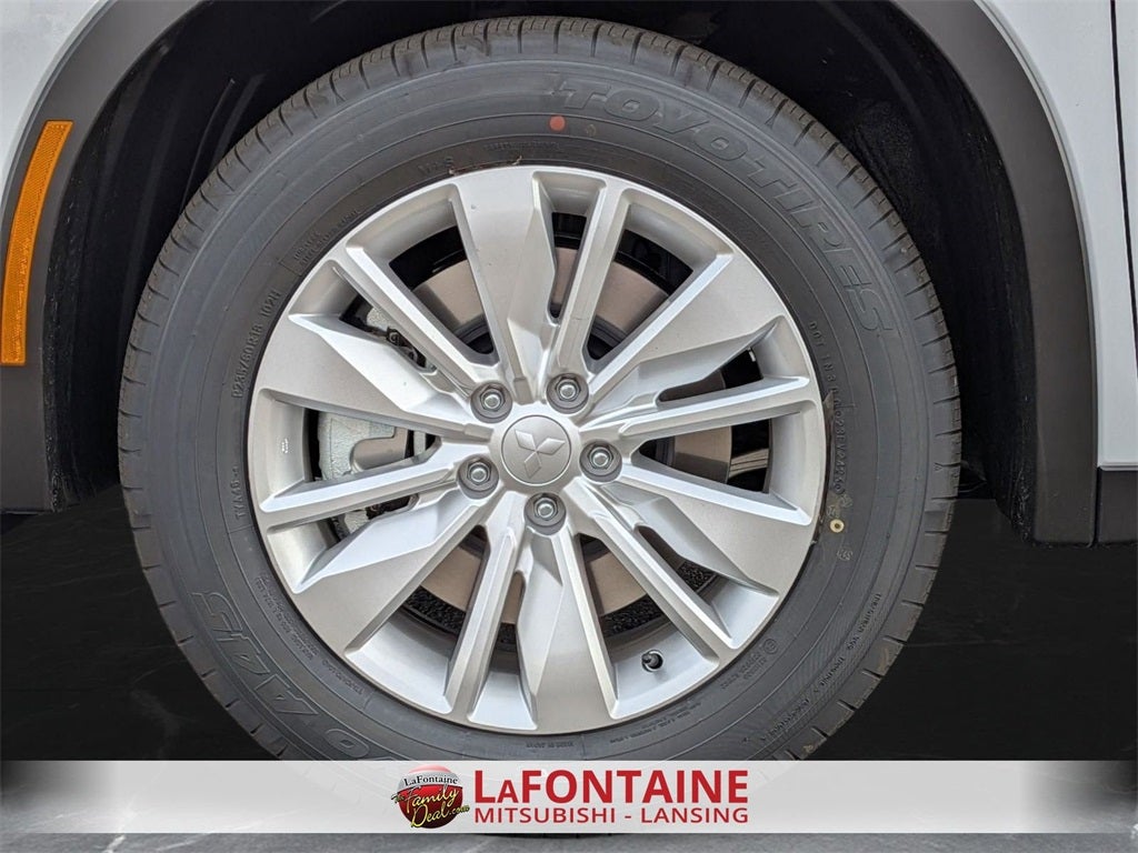 2025 Mitsubishi Outlander ES