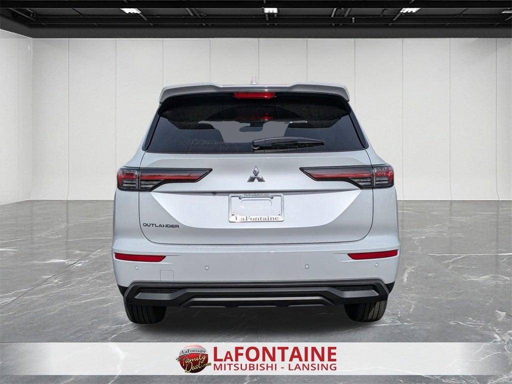 2025 Mitsubishi Outlander ES