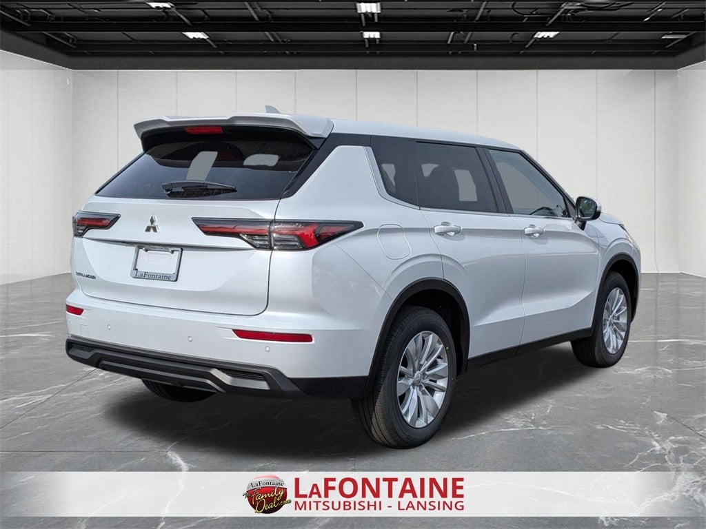 2025 Mitsubishi Outlander ES