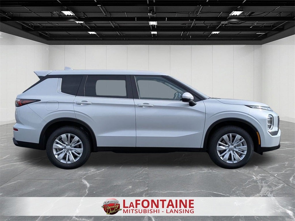 2025 Mitsubishi Outlander ES