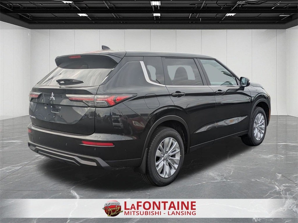 2025 Mitsubishi Outlander ES