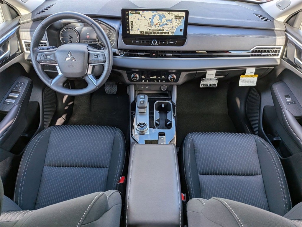 2025 Mitsubishi Outlander ES