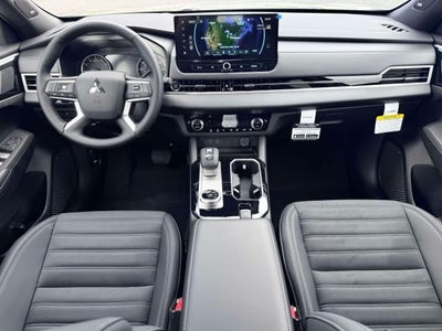2026 Mitsubishi Outlander LE