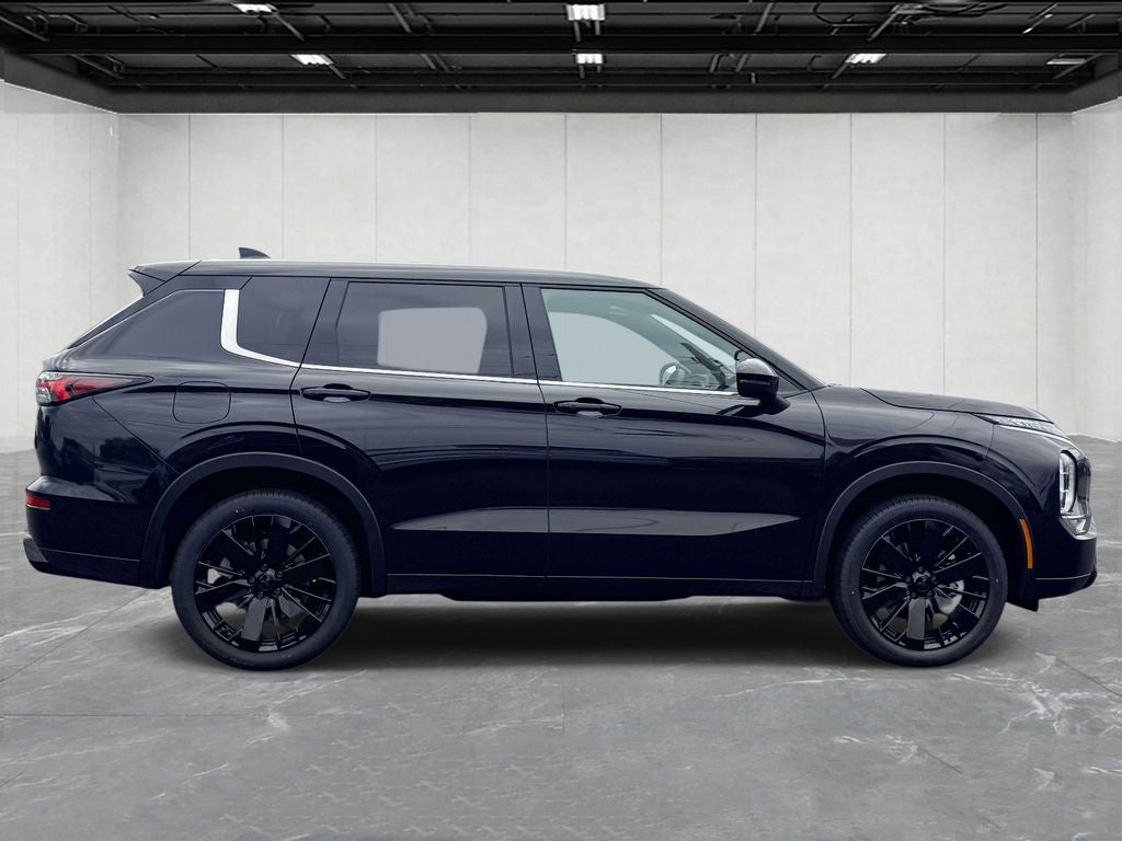 2026 Mitsubishi Outlander LE