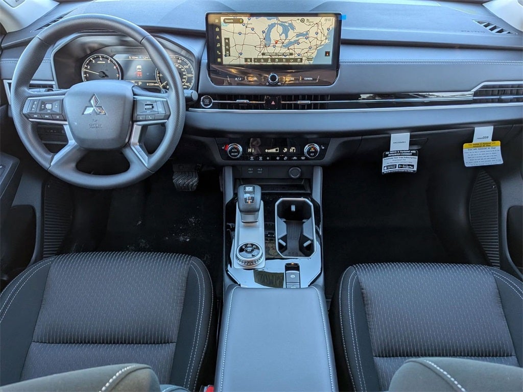 2026 Mitsubishi Outlander ES