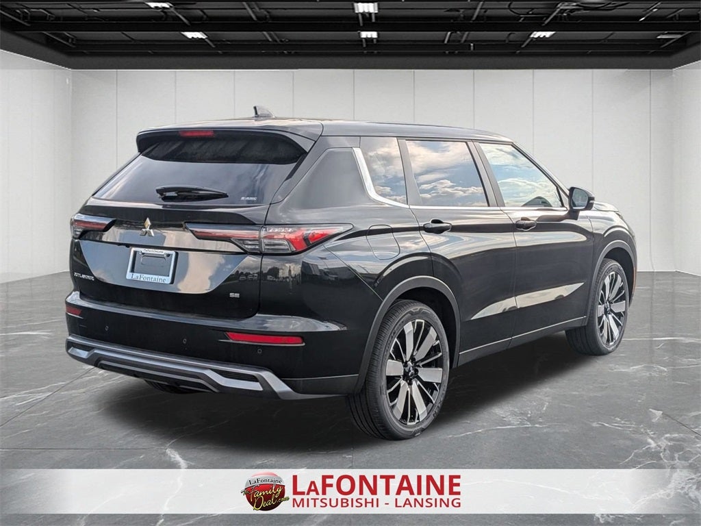 2025 Mitsubishi Outlander SE