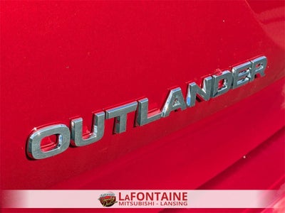 2025 Mitsubishi Outlander SE