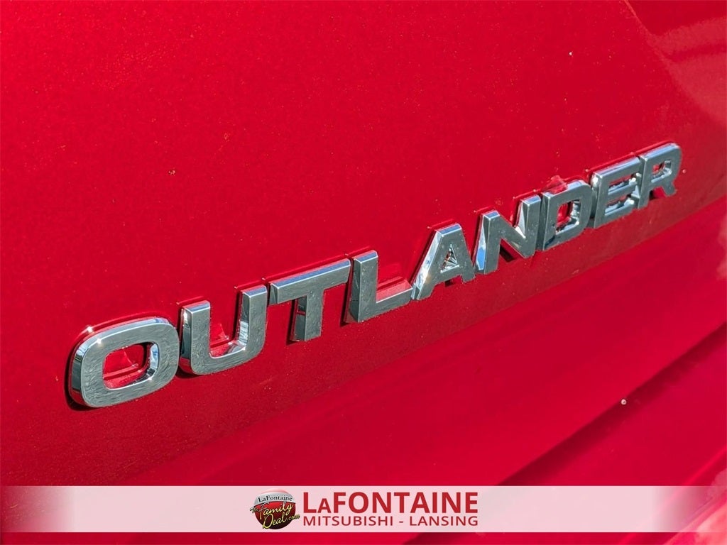 2025 Mitsubishi Outlander SE