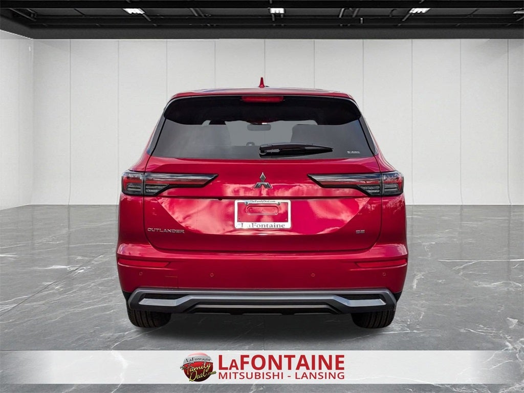 2025 Mitsubishi Outlander SE