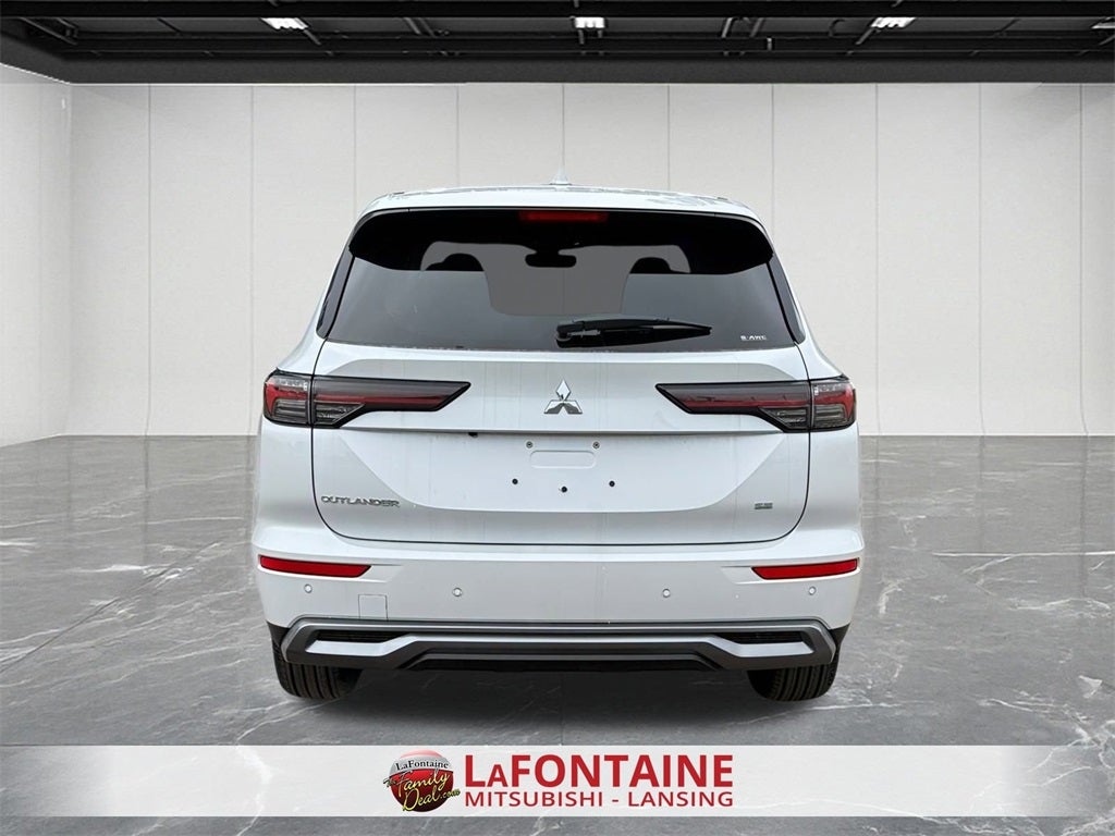 2025 Mitsubishi Outlander SE