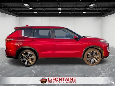 2025 Mitsubishi Outlander SE