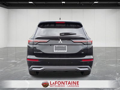 2025 Mitsubishi Outlander SE