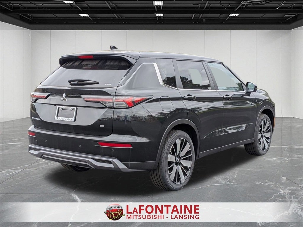 2025 Mitsubishi Outlander SE