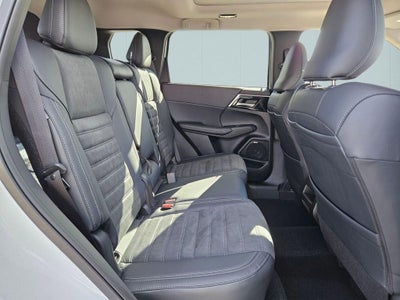 2025 Mitsubishi Outlander SE