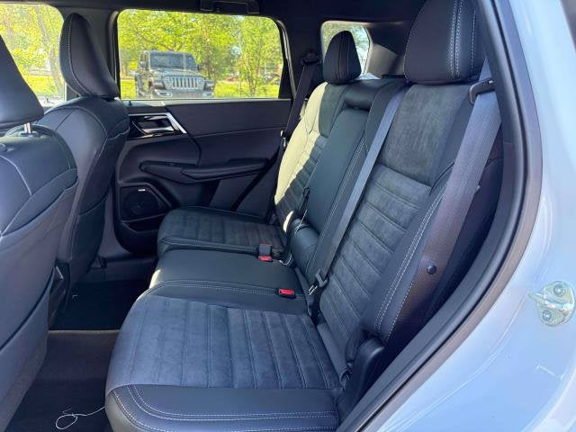 2026 Mitsubishi Outlander LE