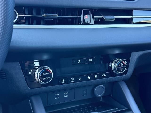 2026 Mitsubishi Outlander LE