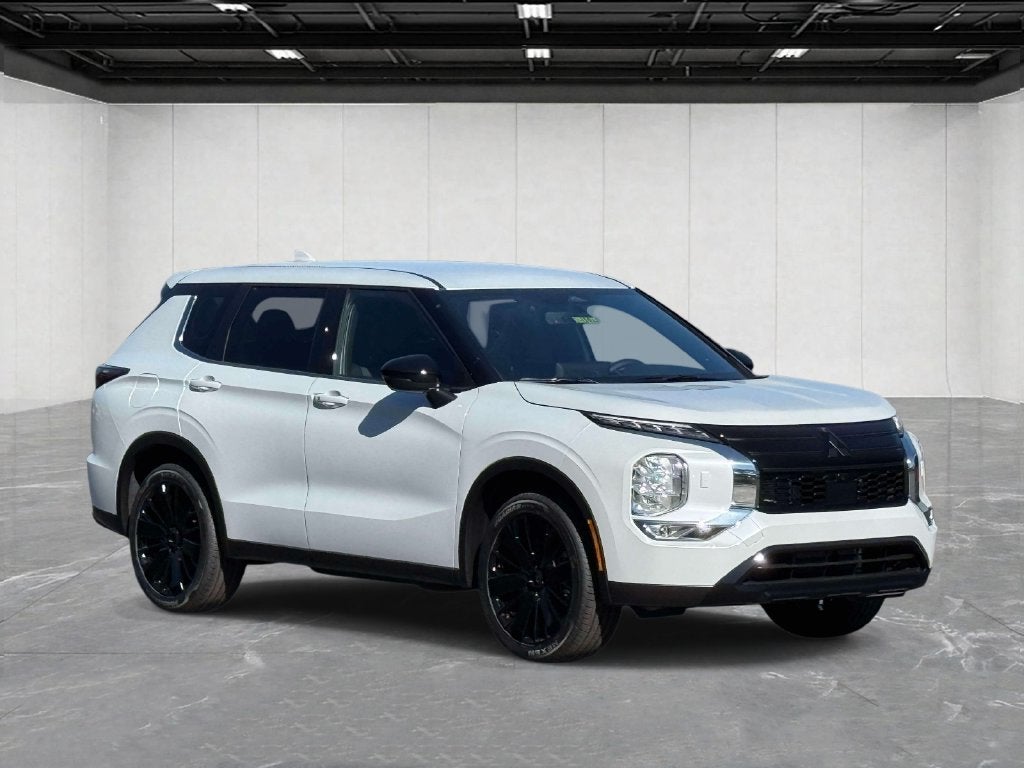 2026 Mitsubishi Outlander LE