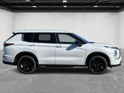 2026 Mitsubishi Outlander LE
