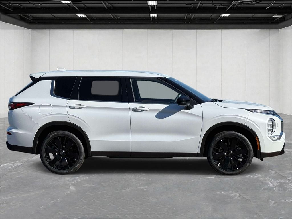 2026 Mitsubishi Outlander LE