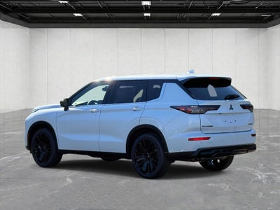 2026 Mitsubishi Outlander LE