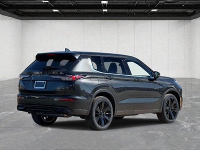 2026 Mitsubishi Outlander LE