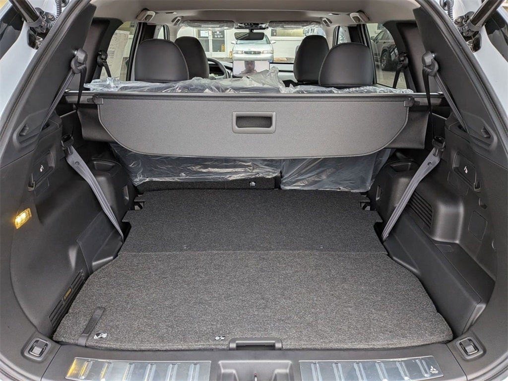 2026 Mitsubishi Outlander LE