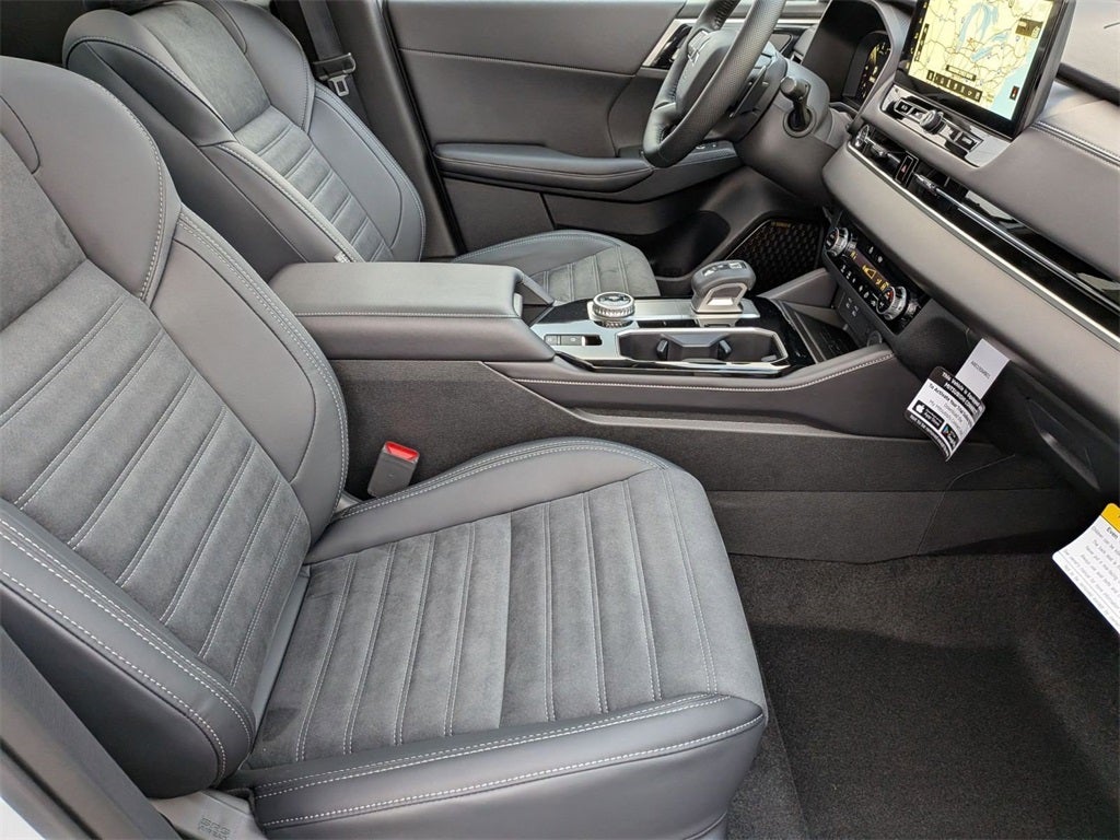 2026 Mitsubishi Outlander LE