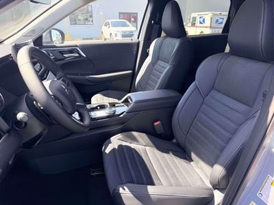 2026 Mitsubishi Outlander SE
