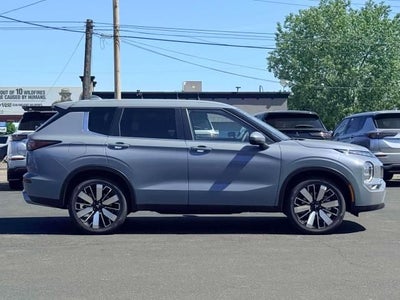 2026 Mitsubishi Outlander SE