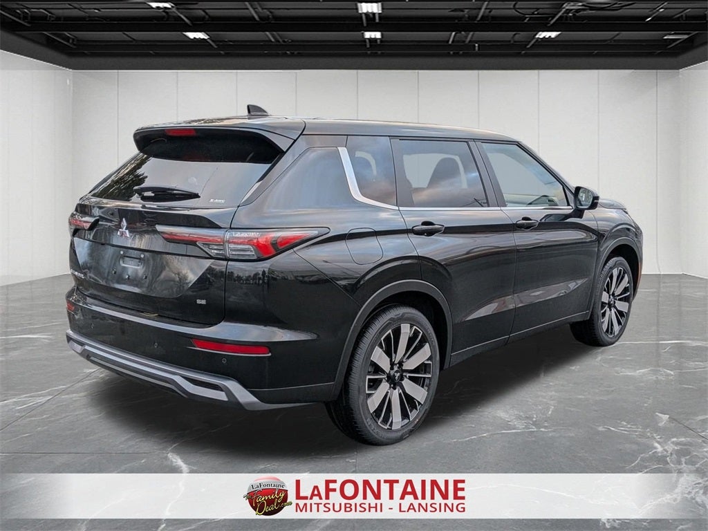 2026 Mitsubishi Outlander SE