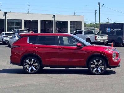 2026 Mitsubishi Outlander SE