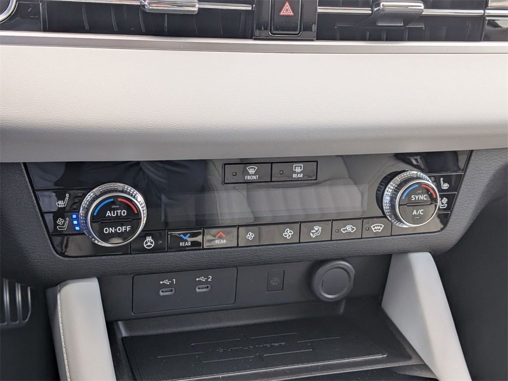 2025 Mitsubishi Outlander PLATINUM