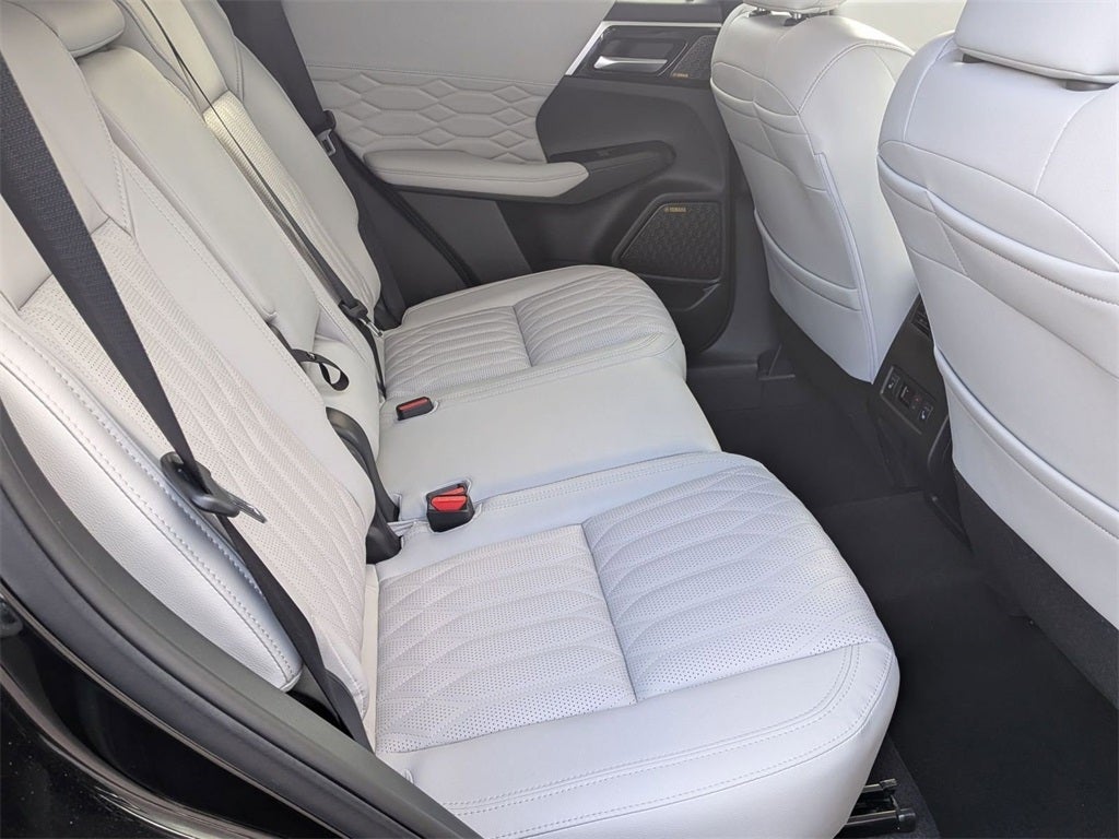 2025 Mitsubishi Outlander PLATINUM