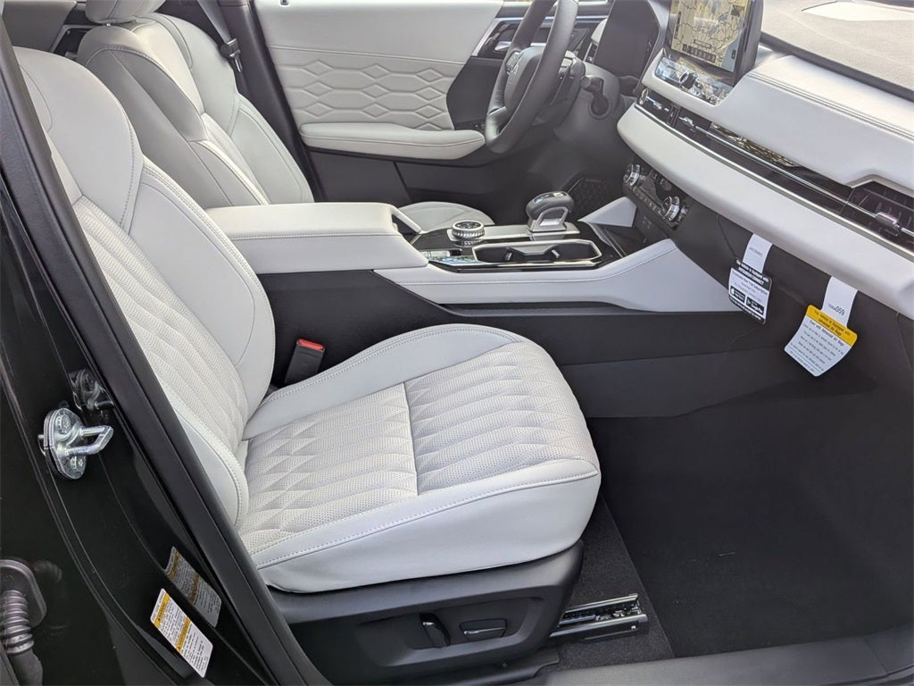 2025 Mitsubishi Outlander PLATINUM