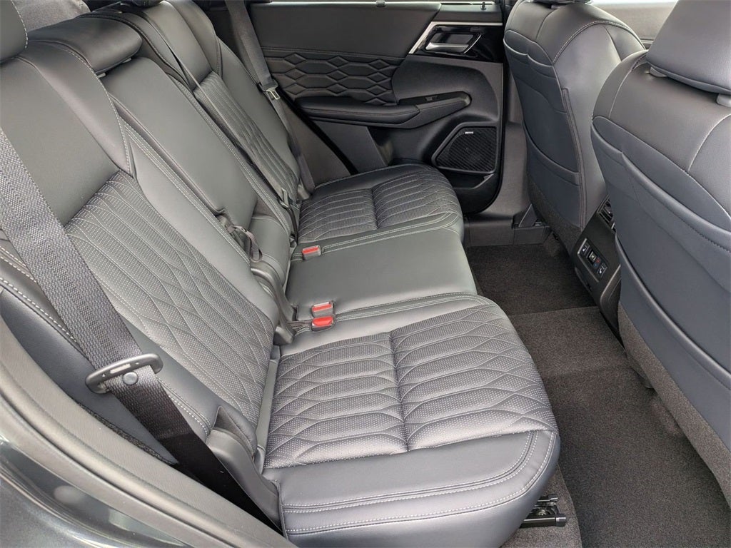 2025 Mitsubishi Outlander SEL