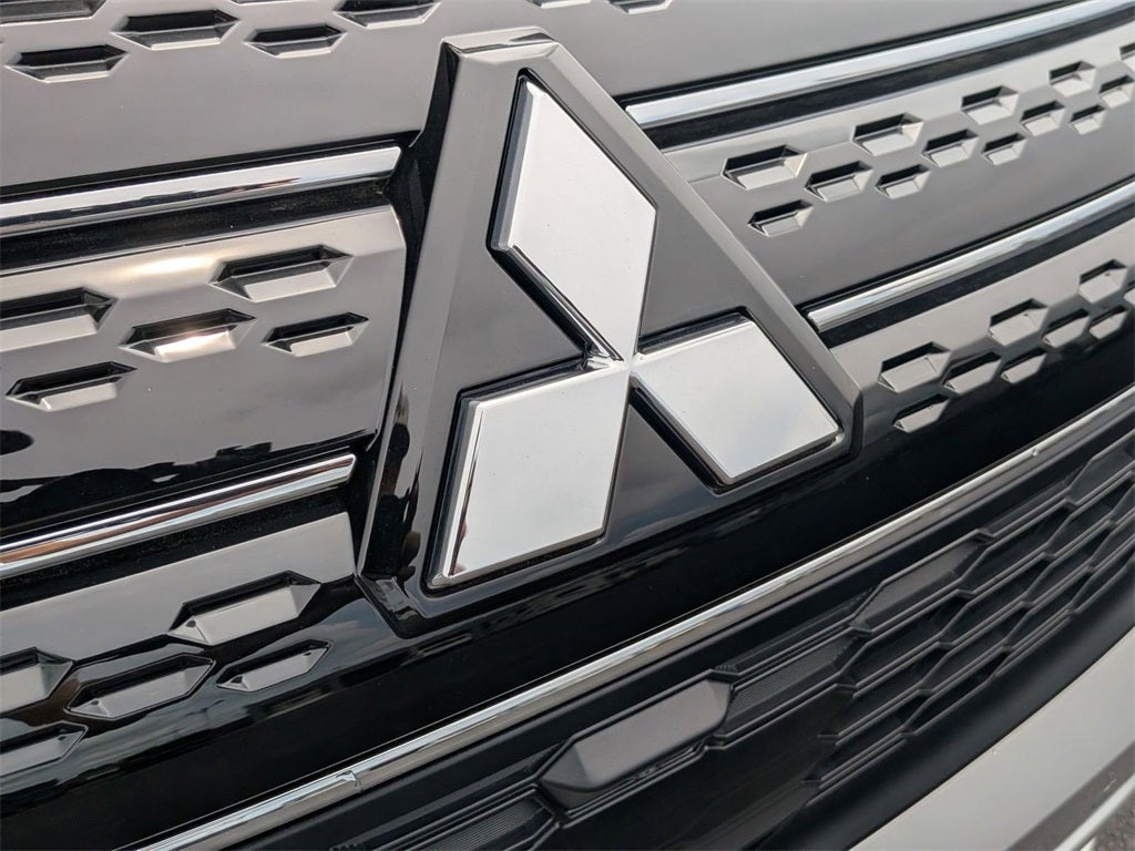 2025 Mitsubishi Outlander PHEV SE