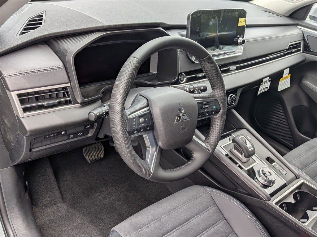 2025 Mitsubishi Outlander PHEV SE