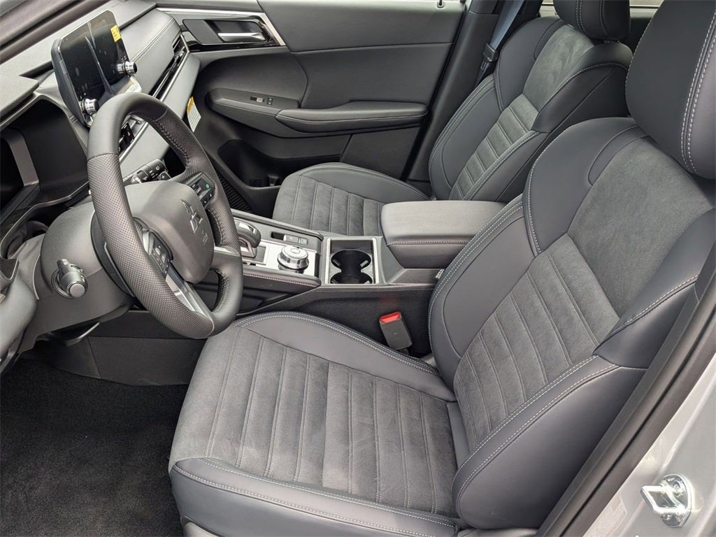 2025 Mitsubishi Outlander PHEV SE