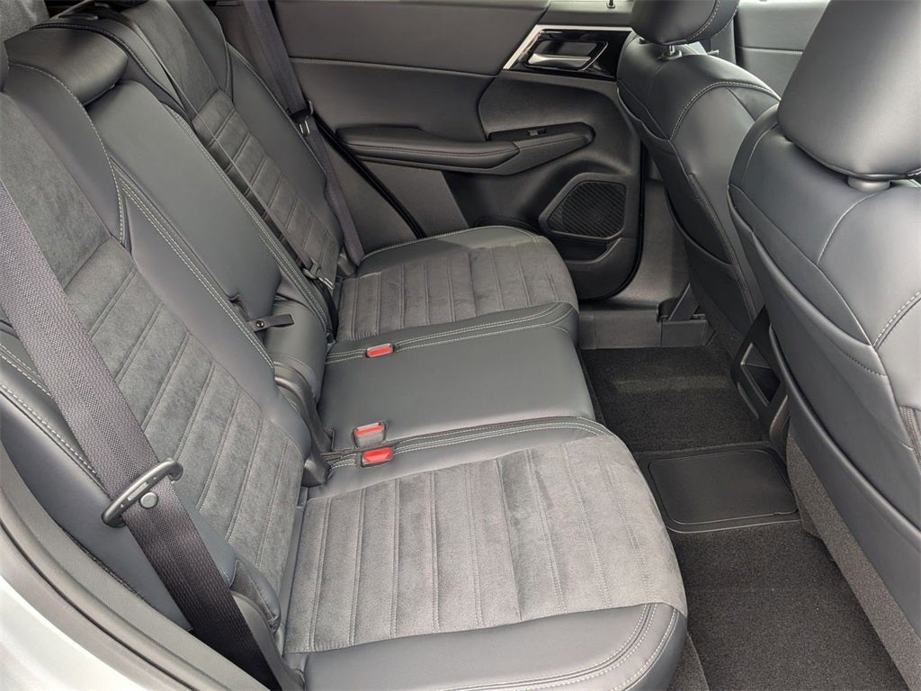 2025 Mitsubishi Outlander PHEV SE